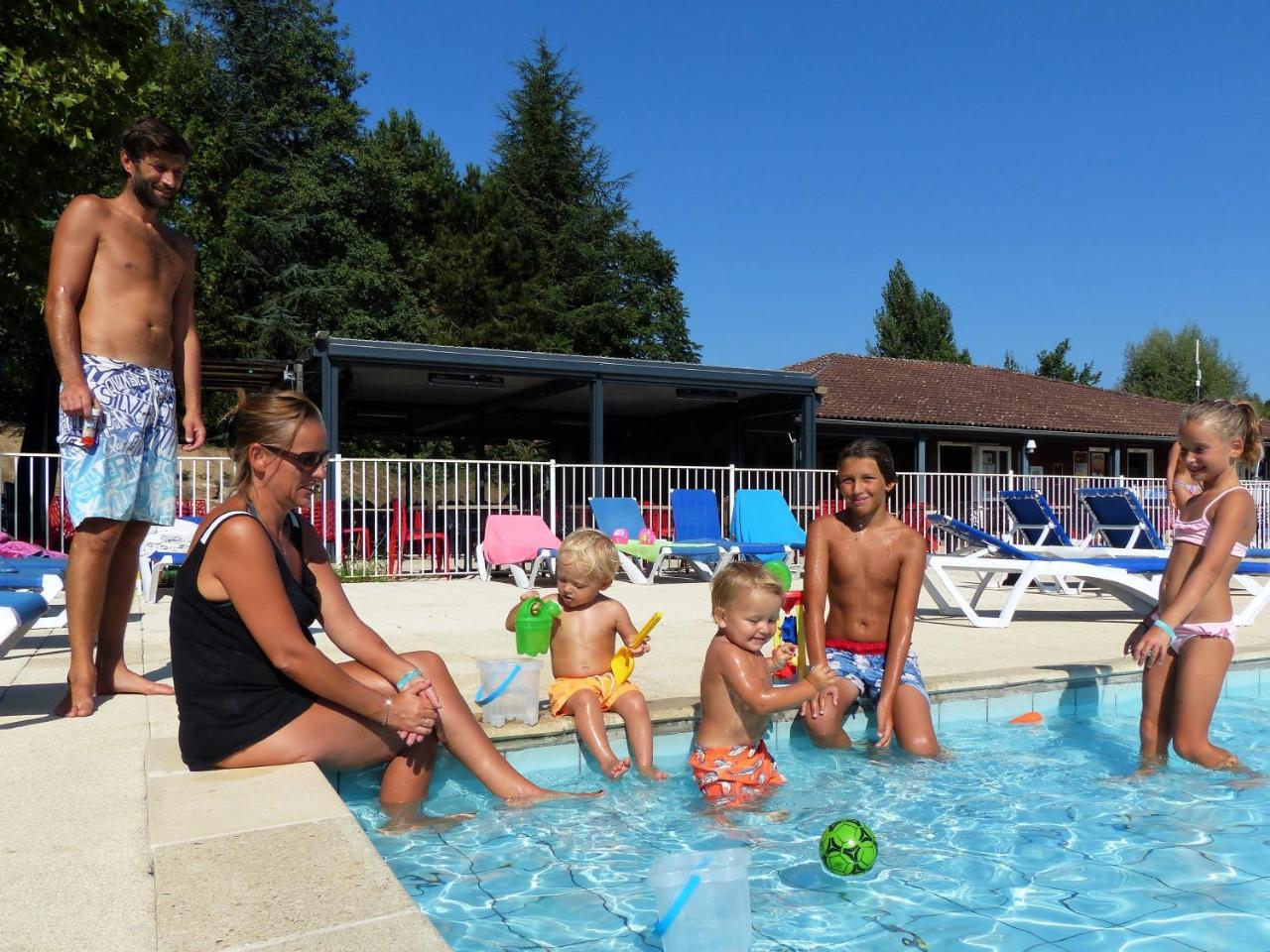 Camping Les Portes Du Beaujolais Anse Exterior foto